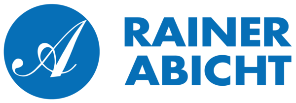 Rechts in blauer Schrift die Wörter Rainer Abicht und auf der linken Seite im Logo in einem Kreis ein A.