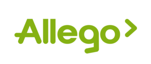 Das ist das grüne Logo von Allego, was in Buchstaben ausgeschrieben ist. Auf der rechten Seite neben dem Schriftzug ist ein 'größer als' Zeichen. 