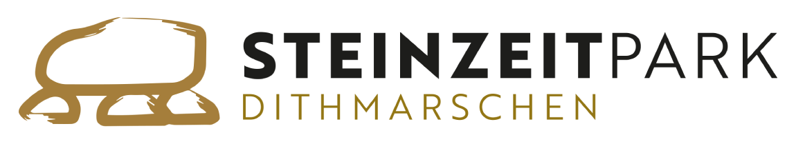 Steinmotiv im schlichten Design, daneben Schriftzug Steinpark in großer, schwarzer Schrift. Schriftzug Dithmarschen darunter in gold. 